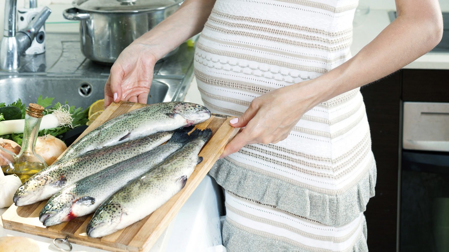 آیا زنان باردار می توانند ماهی بخورند؟